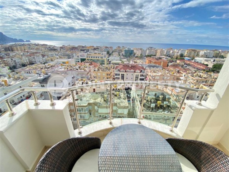 Spacious duplex apartment 220 m2, Alanya center, 500 meters from the Mediterranean Sea-id-3136-photo-1