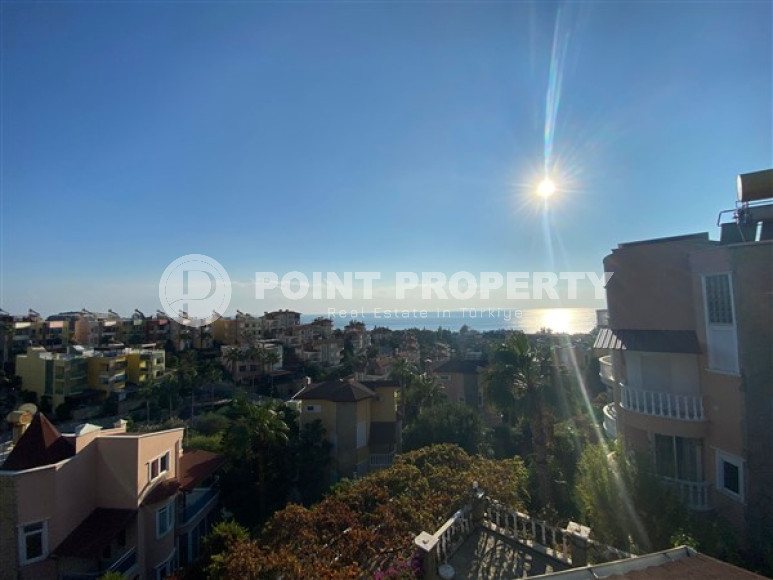 Three-storey villa with four bedrooms, a terrace and sea views, Kestel, Alanya-id-3141-photo-10