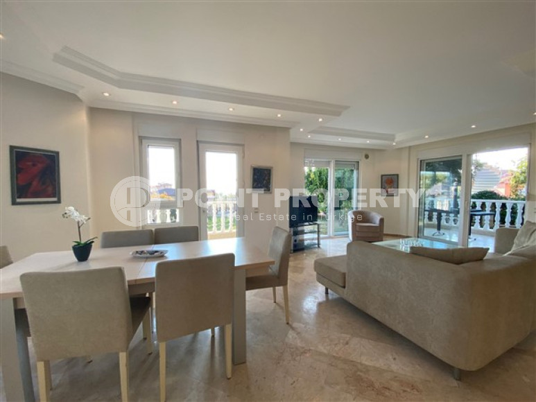 Three-storey villa with four bedrooms, a terrace and sea views, Kestel, Alanya-id-3141-photo-20