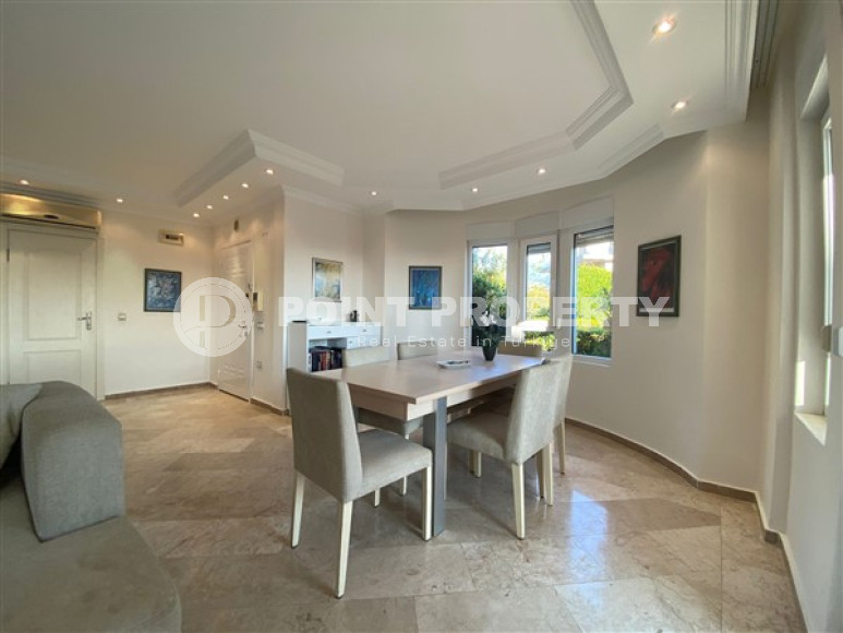 Three-storey villa with four bedrooms, a terrace and sea views, Kestel, Alanya-id-3141-photo-21