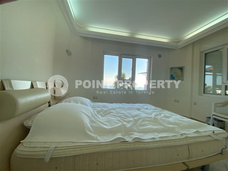 Three-storey villa with four bedrooms, a terrace and sea views, Kestel, Alanya-id-3141-photo-24
