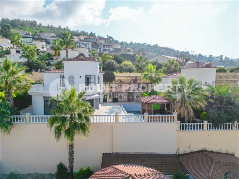 Элегантная вилла 3+1 с большим балконом и собственным участком 400 м², Каргыджак, Аланья-id-3142-фото-18