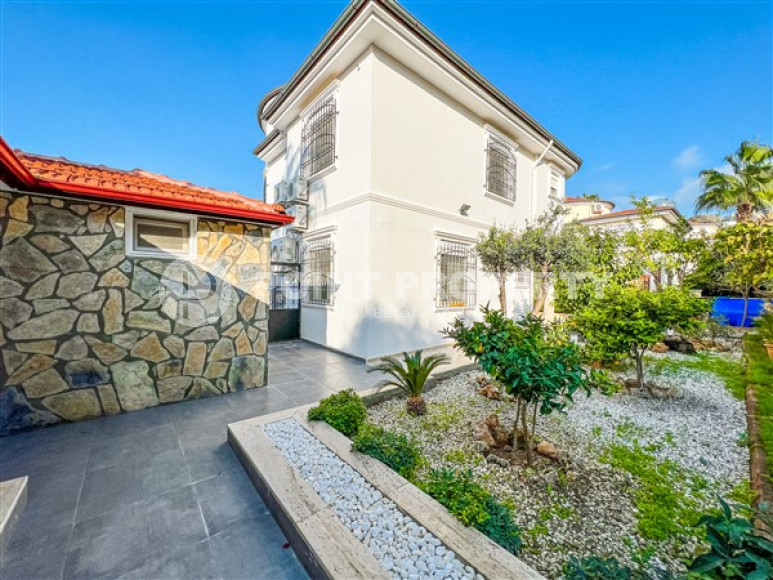 Элегантная вилла 3+1 с большим балконом и собственным участком 400 м², Каргыджак, Аланья-id-3142-фото-27