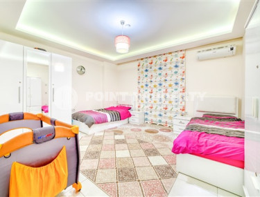 Lovely 2+1 apartment in white and gold tones, on the second line from the sea, Mahmutlar, Alanya-id-3145-photo-2