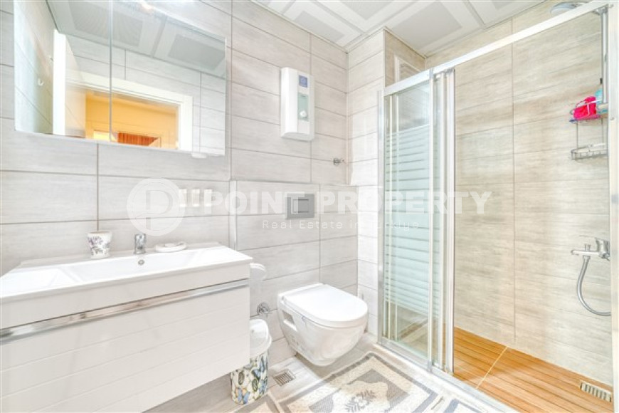 Lovely 2+1 apartment in white and gold tones, on the second line from the sea, Mahmutlar, Alanya-id-3145-photo-4