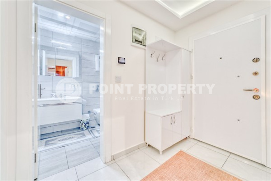 Lovely 2+1 apartment in white and gold tones, on the second line from the sea, Mahmutlar, Alanya-id-3145-photo-5