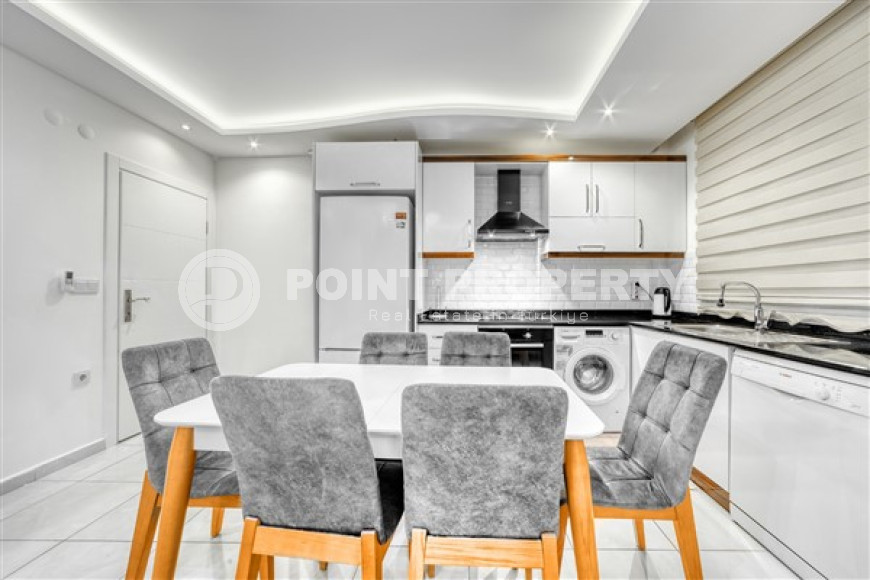 Lovely 2+1 apartment in white and gold tones, on the second line from the sea, Mahmutlar, Alanya-id-3145-photo-7