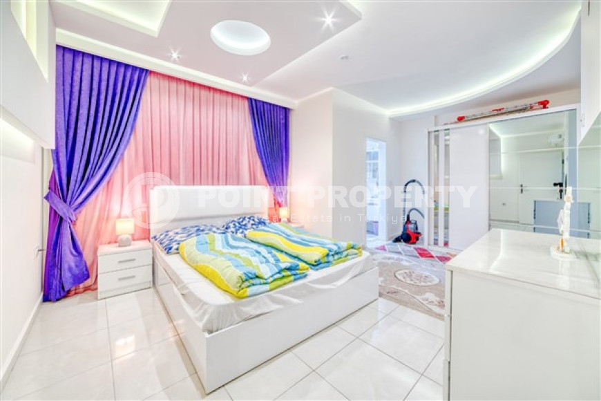 Lovely 2+1 apartment in white and gold tones, on the second line from the sea, Mahmutlar, Alanya-id-3145-photo-11