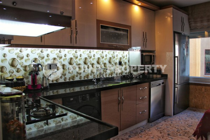 Трёхкомнатная квартира 120 м² с ремонтом в турецком стиле и отдельной кухней, рядом с пляжем Клеопатры, район пещеры Дамлаташ, Аланья-id-3148-фото-5