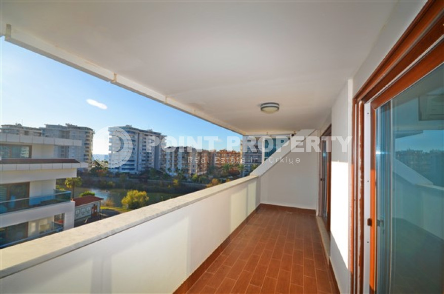 Симпатичный дуплекс 2+1 с видом на реку, в 250 метрах от моря, Кестель, Аланья-id-3163-фото-15