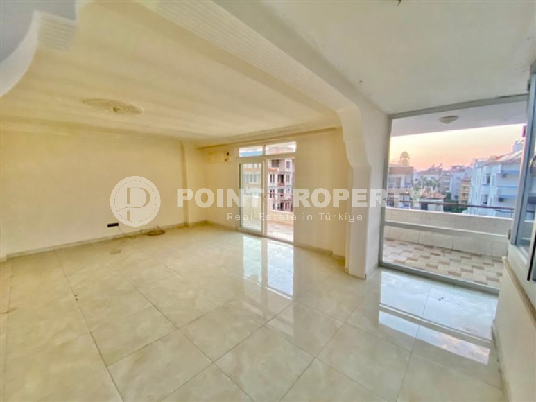 Просторная четырехкомнатная квартира с отдельной кухней на первой линии от моря, Аланья, центр-id-3179-фото-8