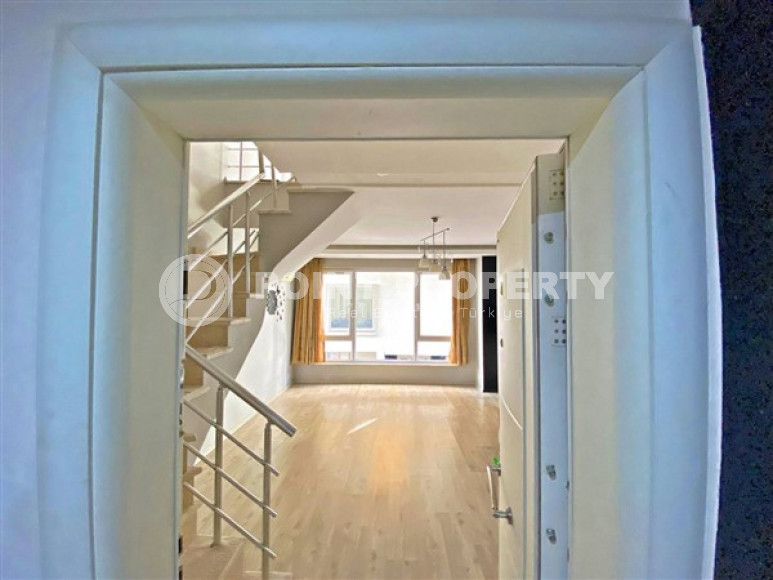 Компактный пентхаус с планировкой 1+1 в районе Джикджилли, Аланья, в пятиэтажном комплексе-id-3191-фото-3