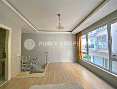 Compact penthouse with 1+1 layout in Cikcilli area, Alanya, in a five-story complex-id-3191-photo-4