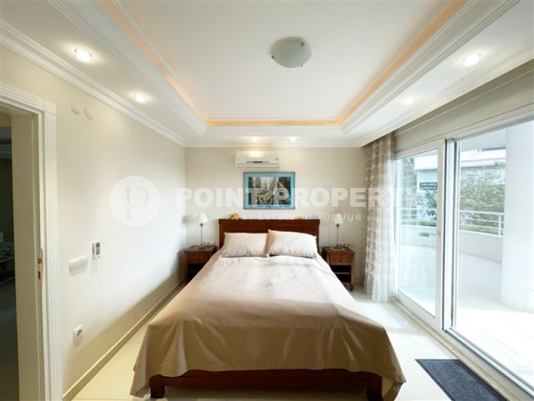 Large garden duplex 3+1 in a gated complex with a swimming pool, Cikcilli, Alanya-id-3204-photo-8