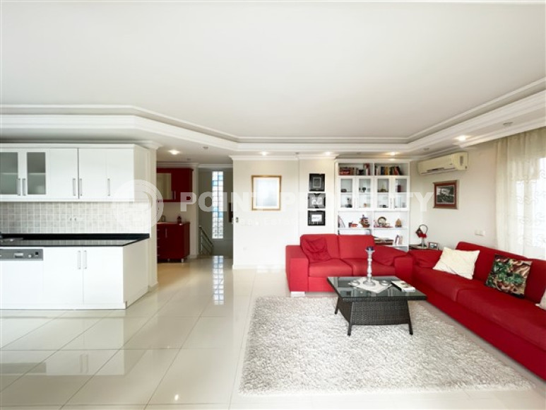 Large garden duplex 3+1 in a gated complex with a swimming pool, Cikcilli, Alanya-id-3204-photo-9