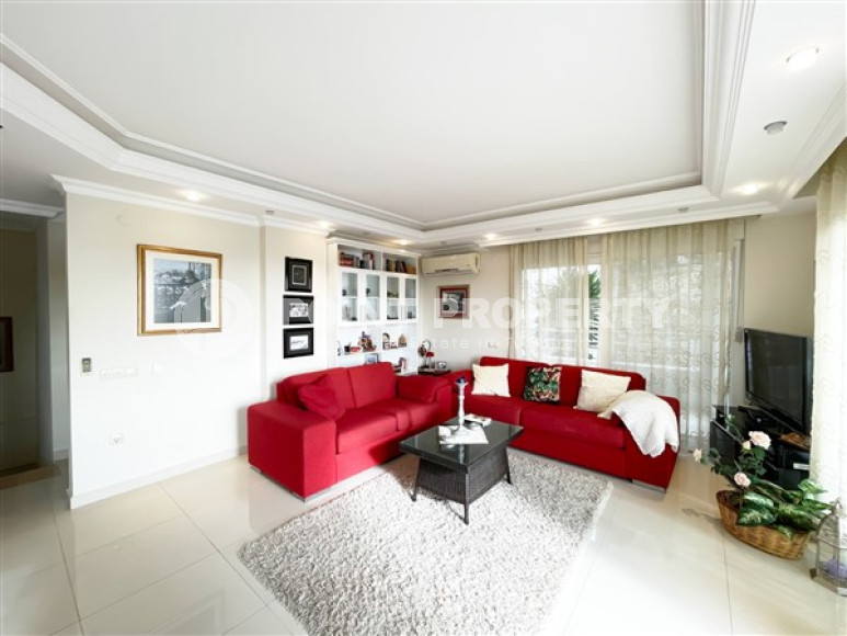 Large garden duplex 3+1 in a gated complex with a swimming pool, Cikcilli, Alanya-id-3204-photo-15