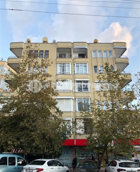 Уютная квартира 1+1 в центре Аланьи, на четвёртом этаже дома в 400 метрах от пляжа Клеопатры-id-3214-фото-1