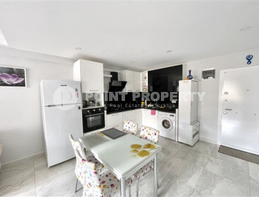 Classic 1+1 apartment in a high-rise building in Mahmutlar, Alanya-id-3217-photo-2