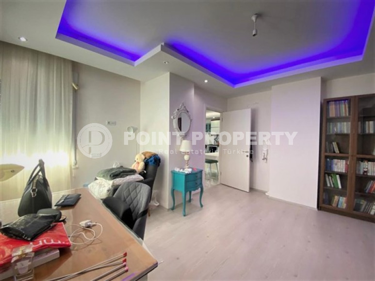 Четырёхкомнатный пентхаус 140 м2 в 250 метрах от моря, Тосмур, Аланья, с двумя балконами и террасой-id-3218-фото-11