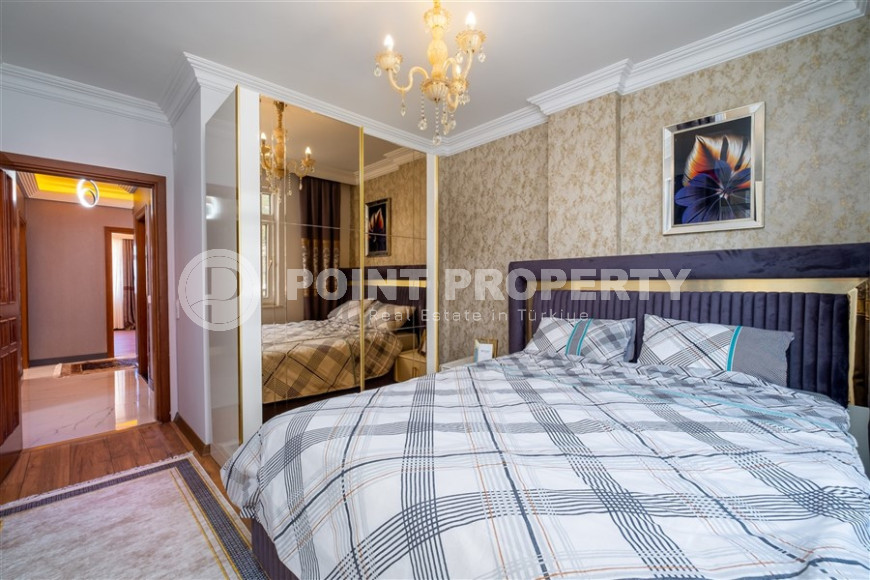 Elegant four-room apartment, 155m², with designer interior in the center of Alanya, 400m from the sea-id-1287-photo-13