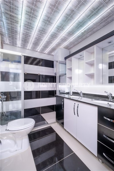 Elegant four-room apartment, 155m², with designer interior in the center of Alanya, 400m from the sea-id-1287-photo-16