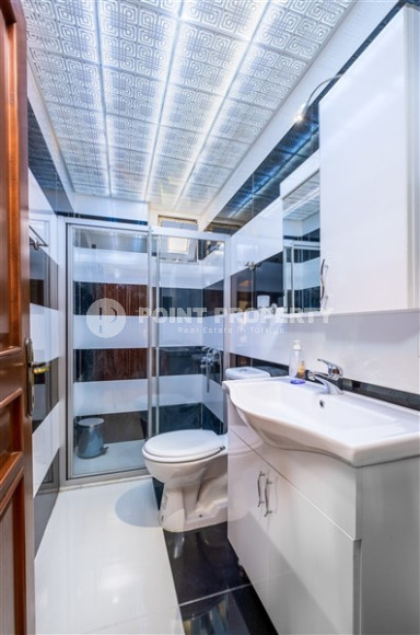 Elegant four-room apartment, 155m², with designer interior in the center of Alanya, 400m from the sea-id-1287-photo-17