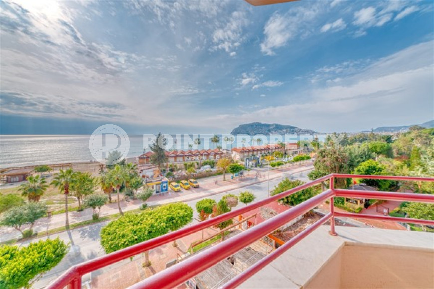 Видовая четырёхкомнатная квартира с площадью 160 м2, центр Аланьи, в трёх минутах от моря-id-3233-фото-7