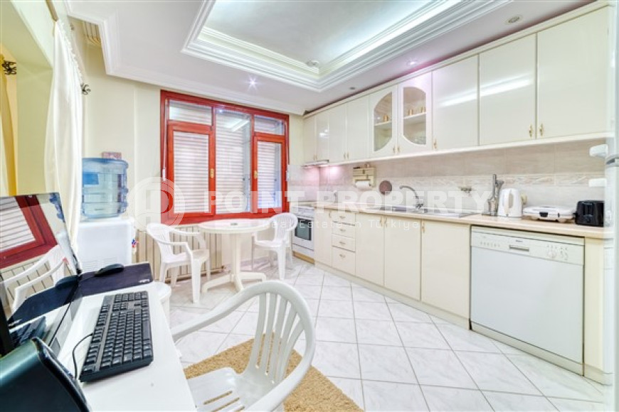 Видовая четырёхкомнатная квартира с площадью 160 м2, центр Аланьи, в трёх минутах от моря-id-3233-фото-14