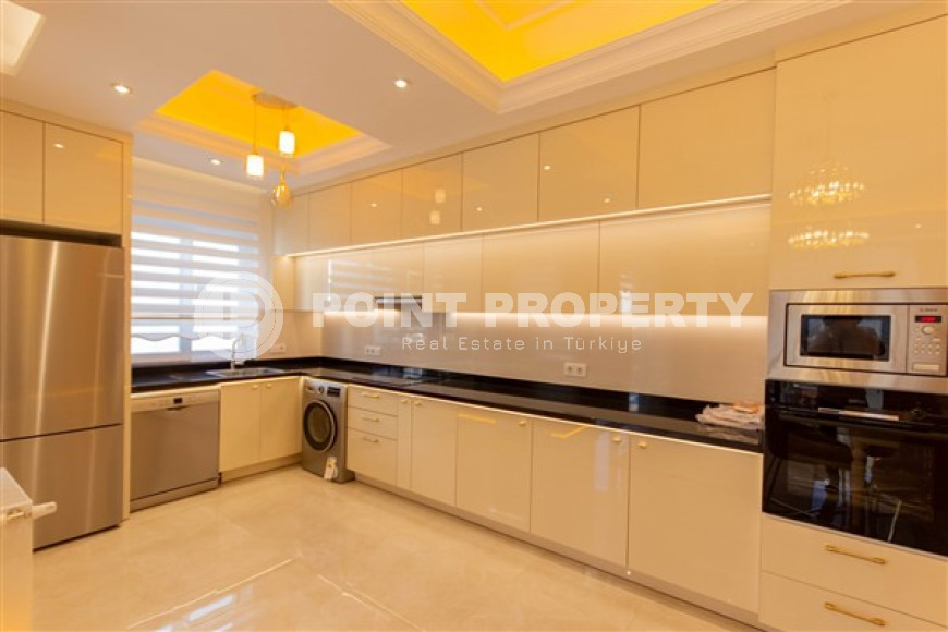 Luxury apartment 132 m2 in a complex with hotel infrastructure, Mahmutlar, Alanya-id-3235-photo-8