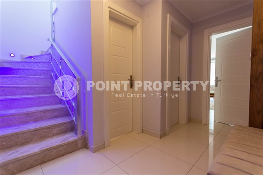 Spacious duplex apartment 150 m2 500 meters from the Mediterranean Sea, Mahmutlar, Alanya-id-3240-photo-2