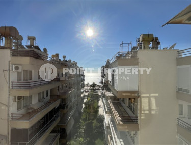 Ухоженная четырёхкомнатная квартира с отличной локацией в центре Аланьи, две минуты от пляжа Кейкубат-id-3252-фото-1