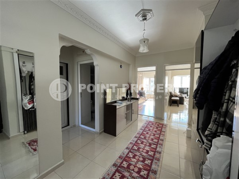 Ухоженная четырёхкомнатная квартира с отличной локацией в центре Аланьи, две минуты от пляжа Кейкубат-id-3252-фото-2