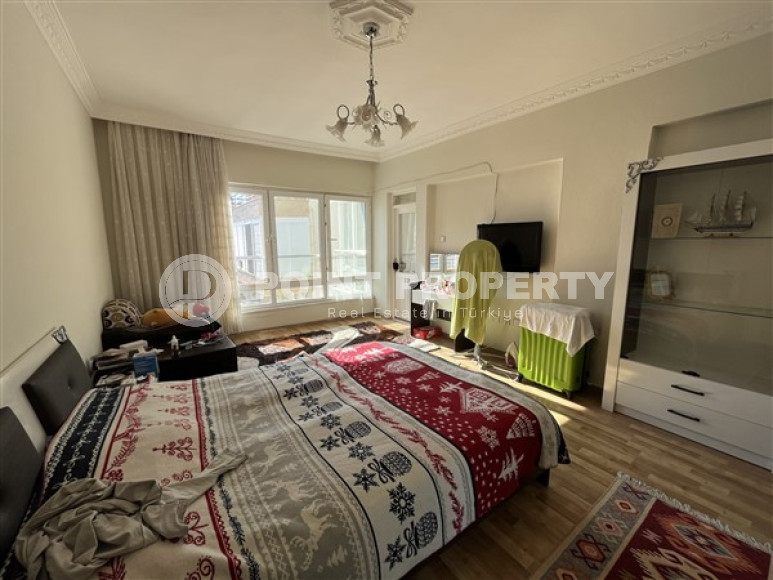 Ухоженная четырёхкомнатная квартира с отличной локацией в центре Аланьи, две минуты от пляжа Кейкубат-id-3252-фото-11