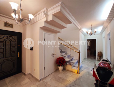 Пятикомнатный меблированный пентхаус с площадью 256 м2, в самом центре Аланьи-id-3258-фото-2