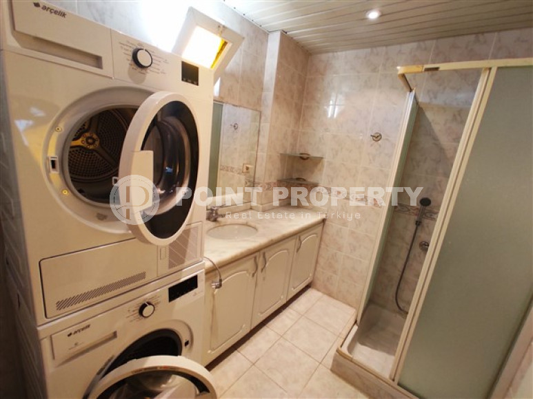 Five-room furnished penthouse with an area of 256 m2, in the very center of Alanya-id-3258-photo-3