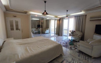 Five-room furnished penthouse with an area of 256 m2, in the very center of Alanya-id-3258-photo-5