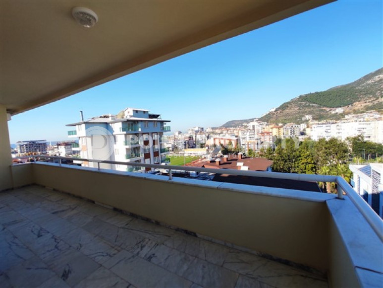 Five-room furnished penthouse with an area of 256 m2, in the very center of Alanya-id-3258-photo-8