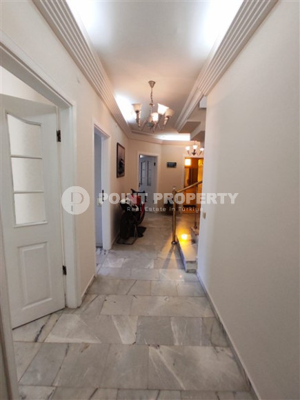 Five-room furnished penthouse with an area of 256 m2, in the very center of Alanya-id-3258-photo-10