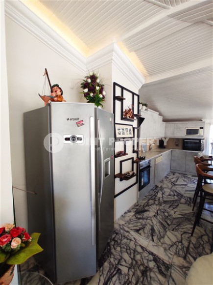 Five-room furnished penthouse with an area of 256 m2, in the very center of Alanya-id-3258-photo-13