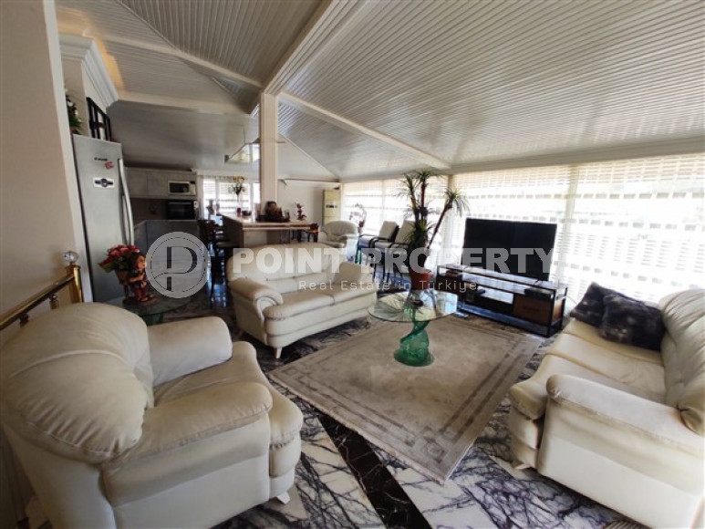 Five-room furnished penthouse with an area of 256 m2, in the very center of Alanya-id-3258-photo-15