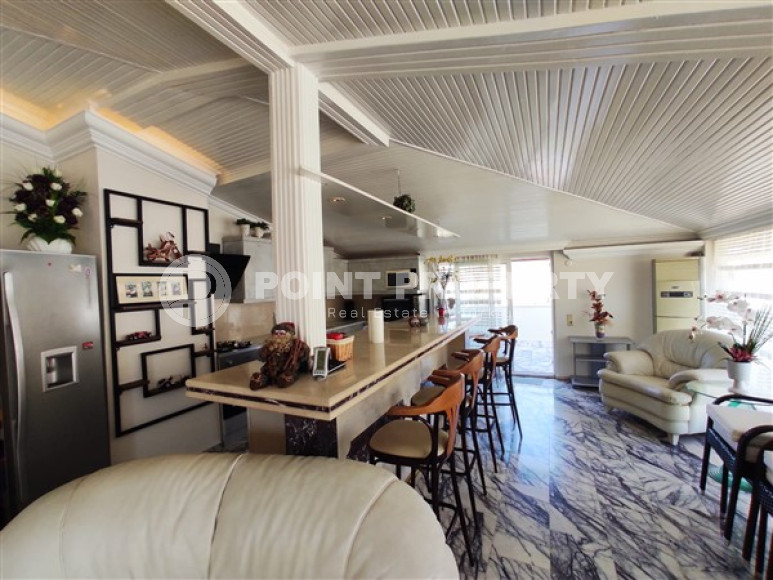 Five-room furnished penthouse with an area of 256 m2, in the very center of Alanya-id-3258-photo-18