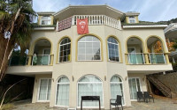 Large villa with a 6+2 layout and an area of 250 m2 in the Tepe area, Alanya, away from the sea-id-3259-photo-1