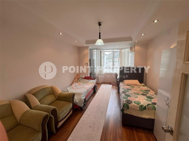 Огромная шестикомнатная квартира 280 м2, центр Аланьи, подходит под получение турецкого гражданства-id-3269-фото-11