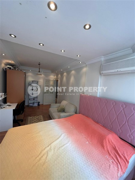 Огромная шестикомнатная квартира 280 м2, центр Аланьи, подходит под получение турецкого гражданства-id-3269-фото-12