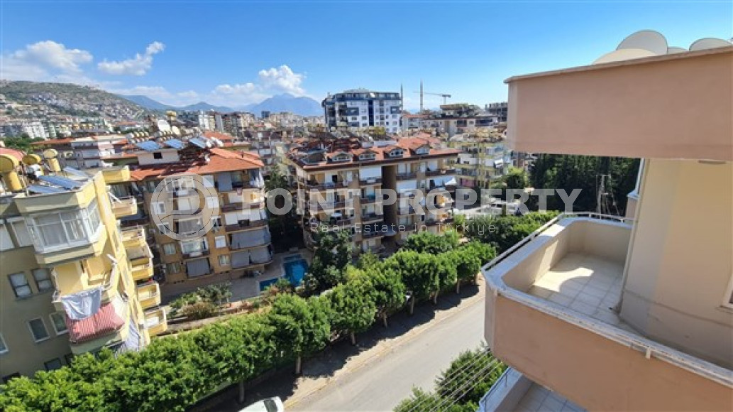 Ухоженная квартира 3+1 с видом на горы и отдельной кухней, центр Аланьи-id-3272-фото-3