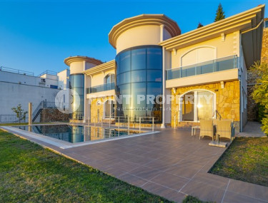 Шикарная семикомнатная вилла с площадью 580 м2 в районе Бекташ, Аланья, с потрясающим обзором на Средиземное море-id-3281-фото-3