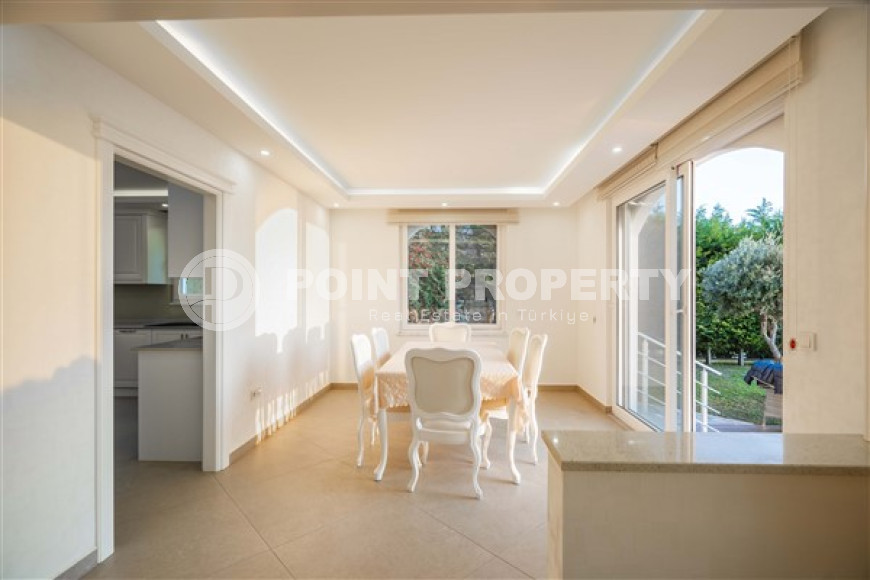 Luxurious seven-room villa with an area of 580 m2 in the Bektas area, Alanya, with stunning views of the Mediterranean Sea-id-3281-photo-7