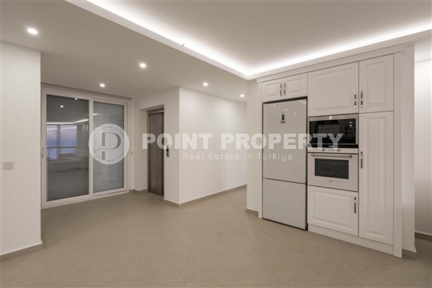 Luxurious seven-room villa with an area of 580 m2 in the Bektas area, Alanya, with stunning views of the Mediterranean Sea-id-3281-photo-11