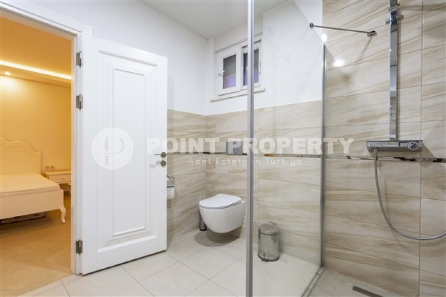 Luxurious seven-room villa with an area of 580 m2 in the Bektas area, Alanya, with stunning views of the Mediterranean Sea-id-3281-photo-16