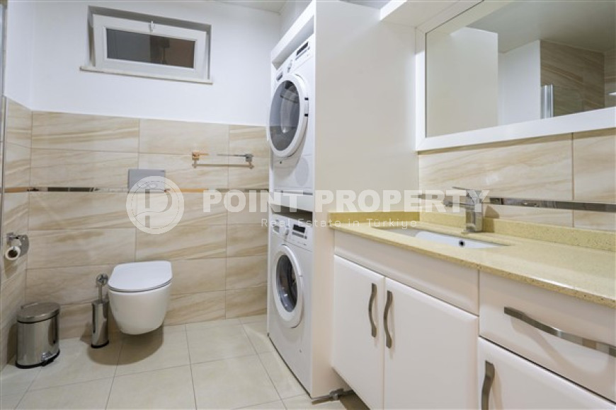 Luxurious seven-room villa with an area of 580 m2 in the Bektas area, Alanya, with stunning views of the Mediterranean Sea-id-3281-photo-17